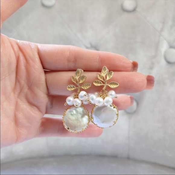 🔥Last One- Natural Freshwater Baroque Pearl Earrings - Picture 6 of 7